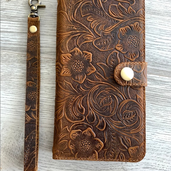 New Leather IPhone 11 wallet case, phone case. - Picture 10 of 10